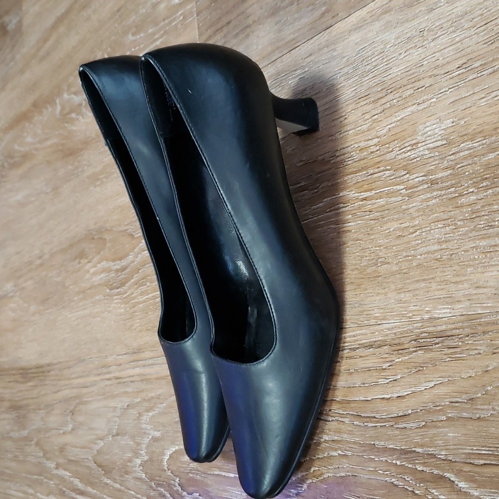 (8.5) Outline Classic Black Low Kitten Heel Business Formal Neutral Minimalist - Picture 6 of 13